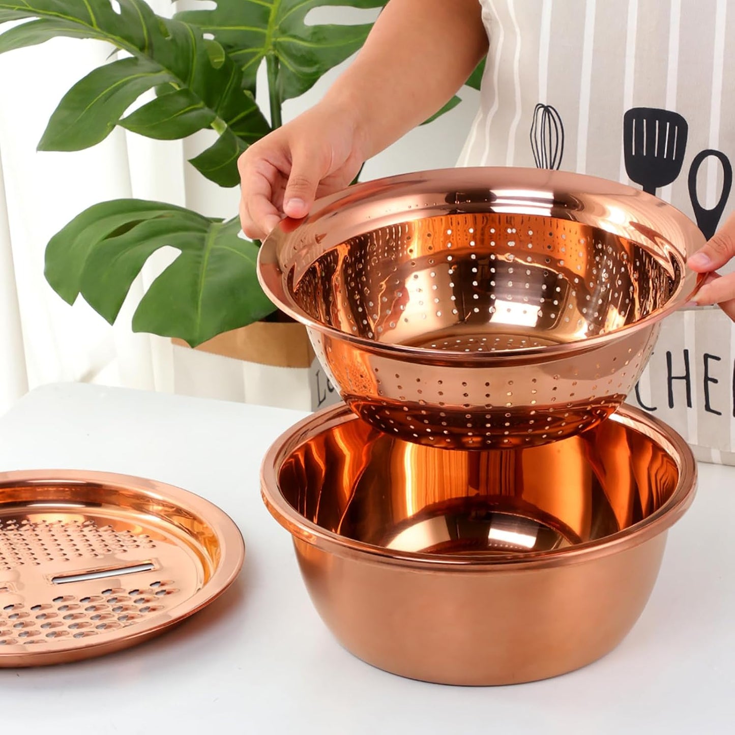 DOCBLACK Colander, 3Pcs Stainless Steel Kitchen Tool 3 in 1 Drain Basket Fruit and Vegetable Cutter Strainer Bowl Set Drain Pot Basket Grater for Fruits Vegetables Rice Washing Mixing - Gold