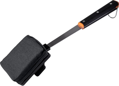 Traeger Grills BBQ Steam N' Clean Grill Brush – Bristle-Free Steam Cleaning Grill Brush for Hot Grates, Safe for Porcelain Grates & Flat Top Griddles, Dishwasher-Safe Replaceable Head