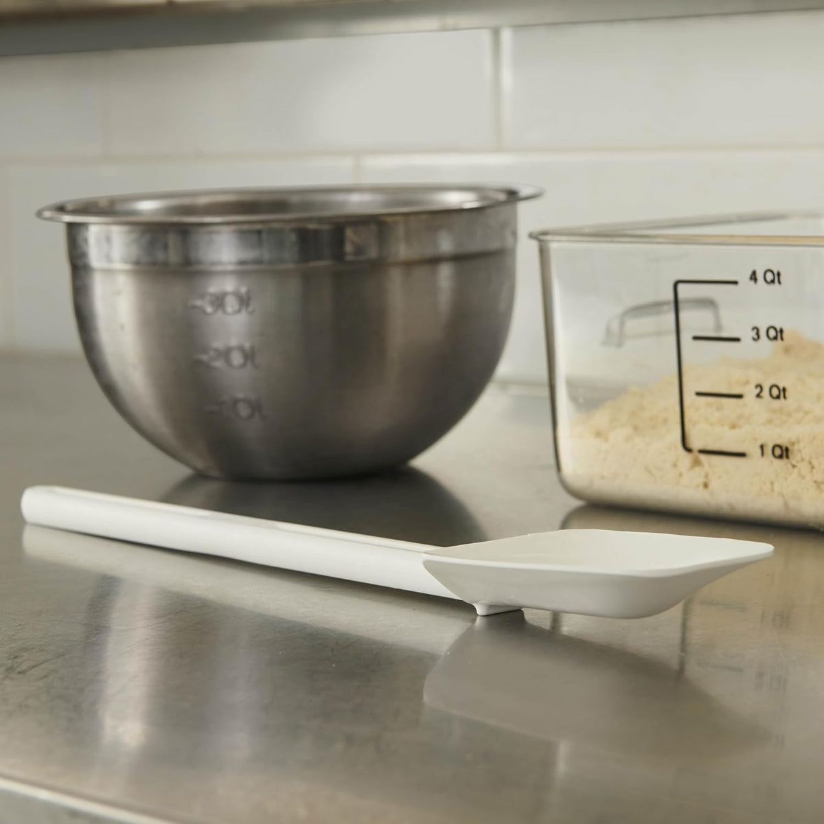 Rubbermaid Commercial Products Space Saving Square Food Storage Container 6 Quart Clear for Kitchen/Sous Vide/Meal Prep