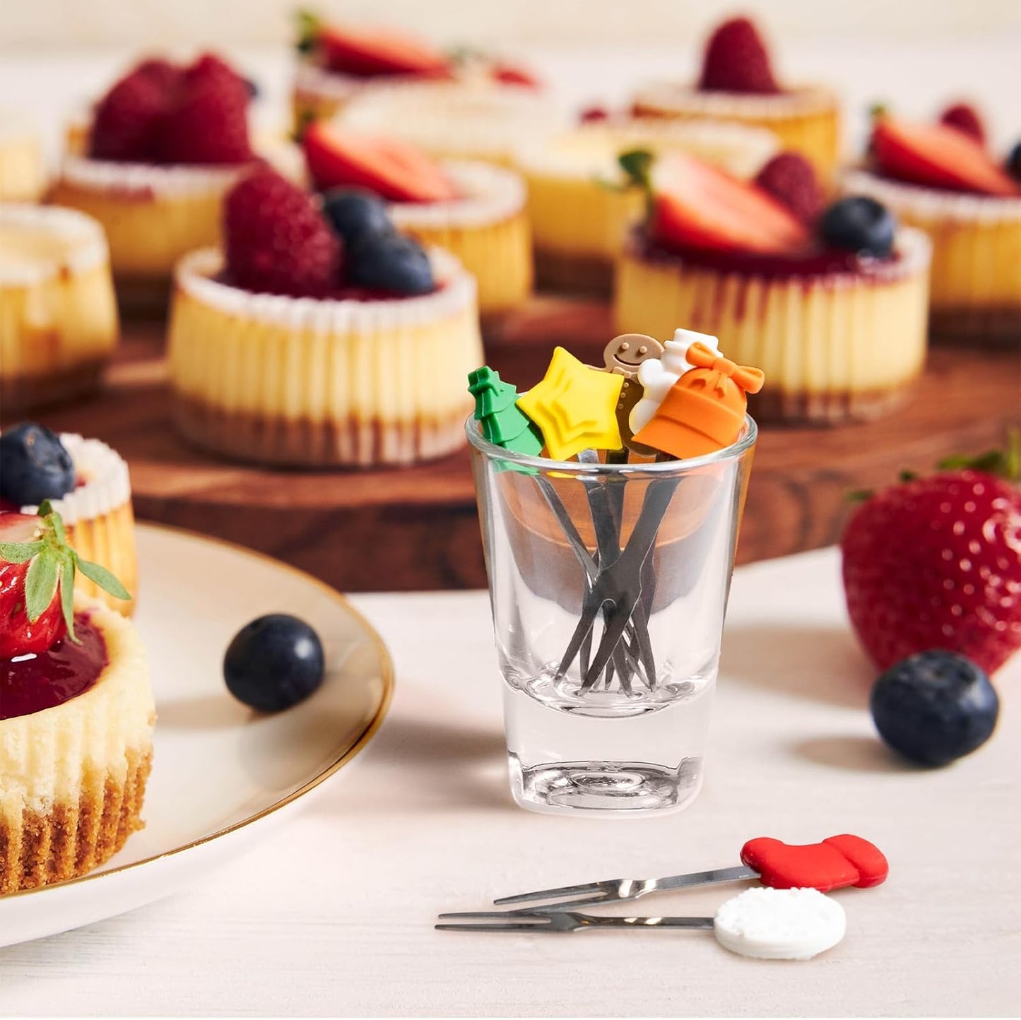 Cocktail Forks, 6-Piece Appetizer Forks, Cat Shapes, Stainless Steel and Silicone Small Forks for Fruits, Cheese, Appetizers