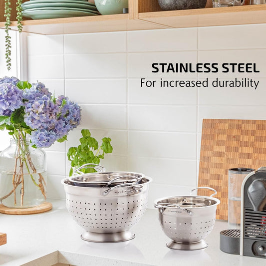 OVENTE Mixing Bowl Set with Lids, 3-Piece Stainless Steel Nesting Bowls for Easy Food Storage, Stackable Design, Kitchen Essential for Baking, Cooking and Prepping, Size 5, 3.5, 1.5QT, Silver BM46333S