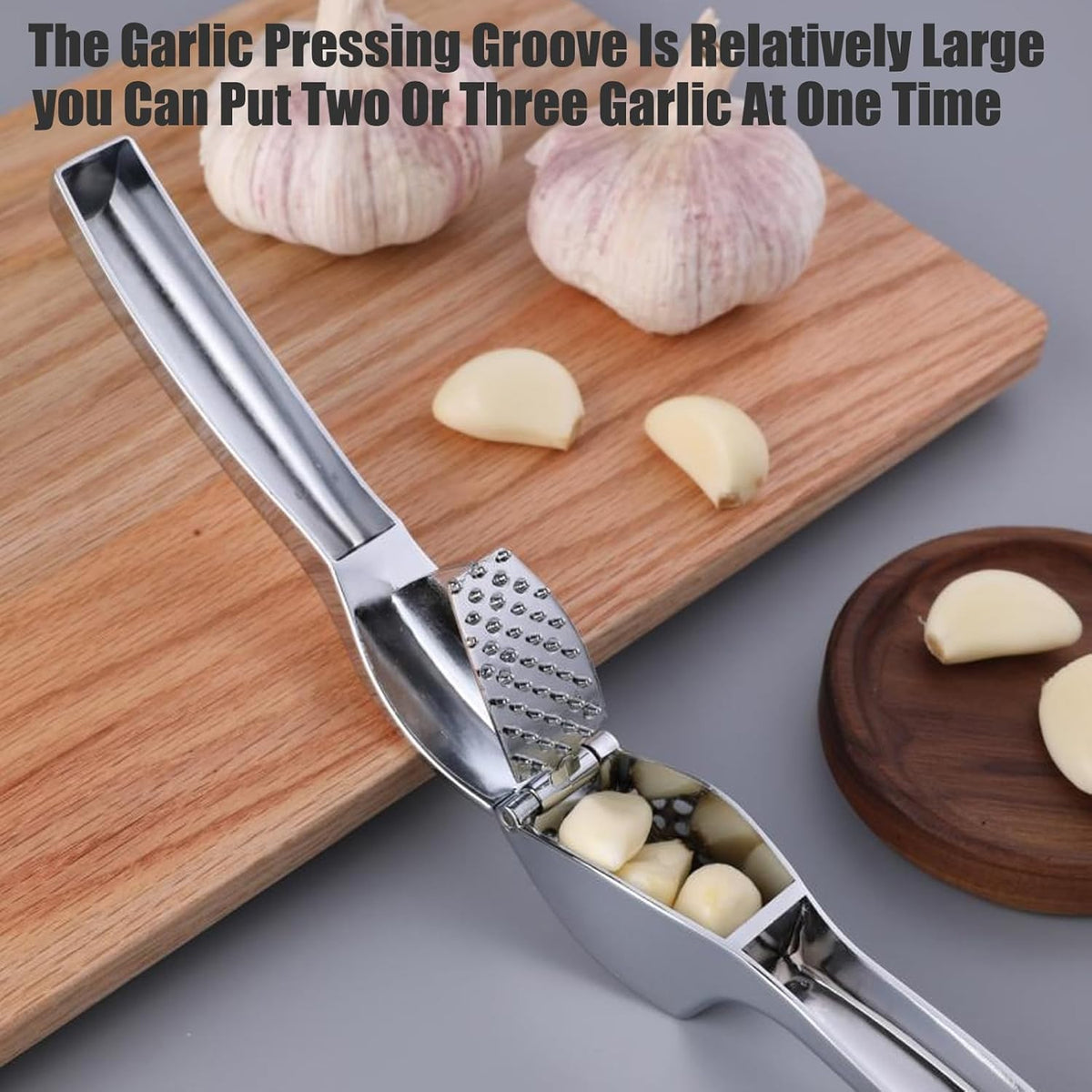 Heavy Duty Garlic Press, Zinc Alloy Garlic Crusher & Mincer, Stainless Steel Dishwasher Safe Easy Squeeze Garlic Twister Mincer with Peeler & Cleaning Brush, Kitchen Gadgets for Garlic, Ginger, Spices