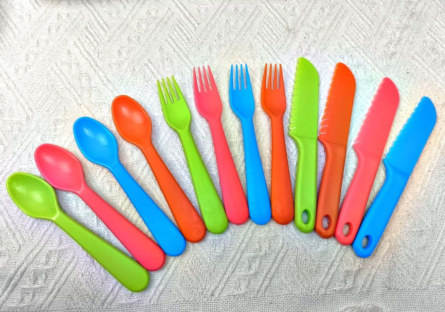 Jawbush 16 Pcs Kids Utensils, Plastic Kids Forks and Spoons, Reusable Toddler Utensils, Durable Flatware Set for Lunch Box, Easy to Use, BPA Free