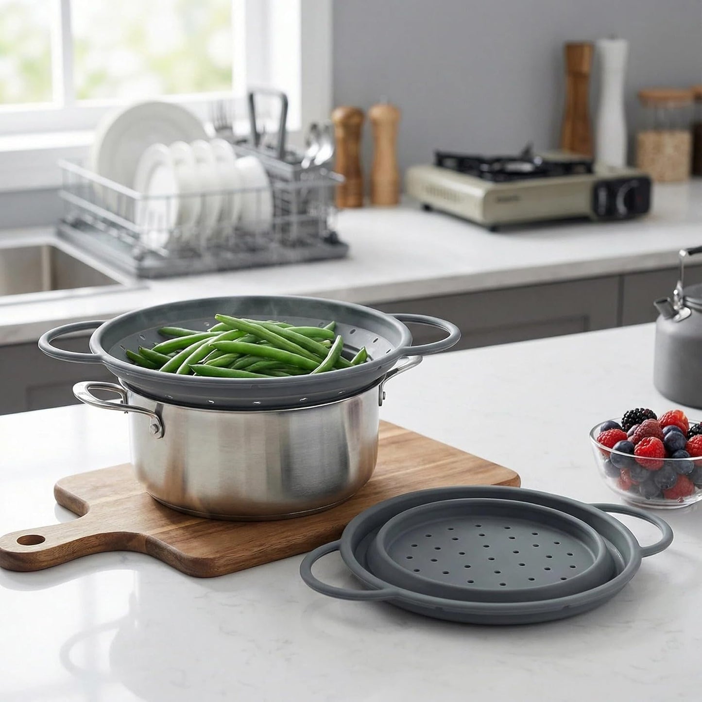 Collapsible Silicone Colander with Handles, Round Strainer with Stainless Steel Rim, Space Saving Kitchen Tool for Fruits & Vegetables,BPA-Free,Heat-Resistant Pasta Drainer(White, L)