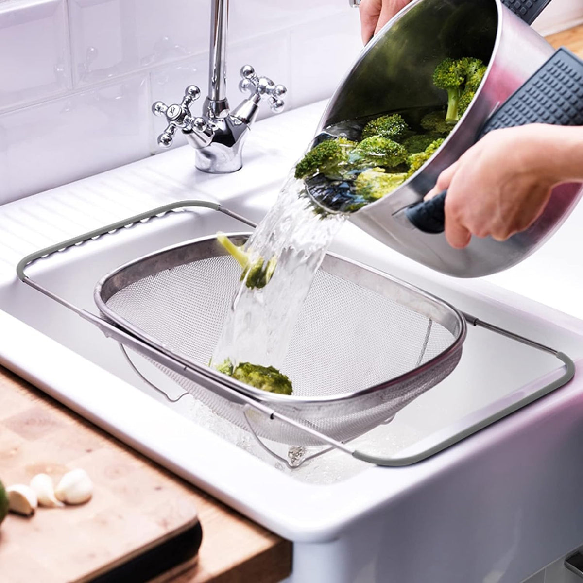 AJIODA Over The Sink Colander, 4 Quarts Stainless Steel Oval Colander with Expandable Rubber Grip Handle, Fine Mesh Strainer Baskets Kitchen Colanders for Strain, Drain, Rinse Vegetable, Fruits, Black