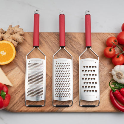 Microplane Savor Series Kitchen Grater Fine in Black for Hard Cheese Parmesan, Citrus Lemon, Orange, Lime, Ginger, Nutmeg, Cinnamon, Garlic, Chili, Chocolate - Stainless Steel Grater Made in USA