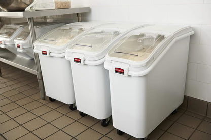 Rubbermaid Commercial Products ProSave Shelf-Storage Ingredient Bin With Scoop, 600-Cup capacity, Plastic, White, Sliding Lid, Container with Wheels for Kitchen/Restaurant Food Organization