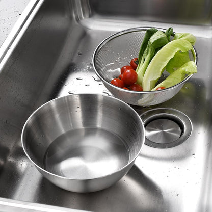 WAGENSTEIGER Stainless Steel Mixing Bowl and 3-Legged Colander Set, Multipurpose Kitchen Basket with Fine Mesh Colander, Salad Mixing Bowl with Strainer, Rinsing Vegetables & Fruits (24cm / 9.45")