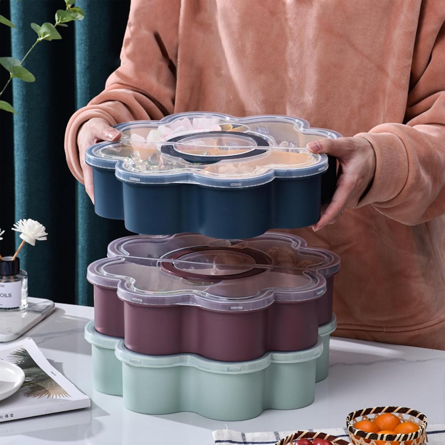 Snackle Box Container, Flower Shaped Dry Fruit Tray, Candy and Nut Serving Container, Rotating Snack Box Segmented Storage Organizer, Large Capacity Snack Box Container (C)