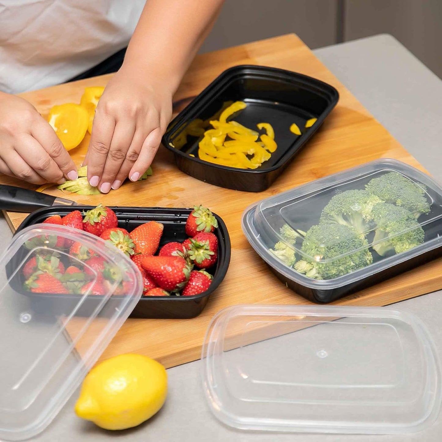 SafeWare Meal Prep Container Reusable 2 Compartment With Lids 28oz (25 Sets)- Food Prep Containers, Food Storage Bento Box | Stackable | Microwave | Dishwasher | Freezer Safe.
