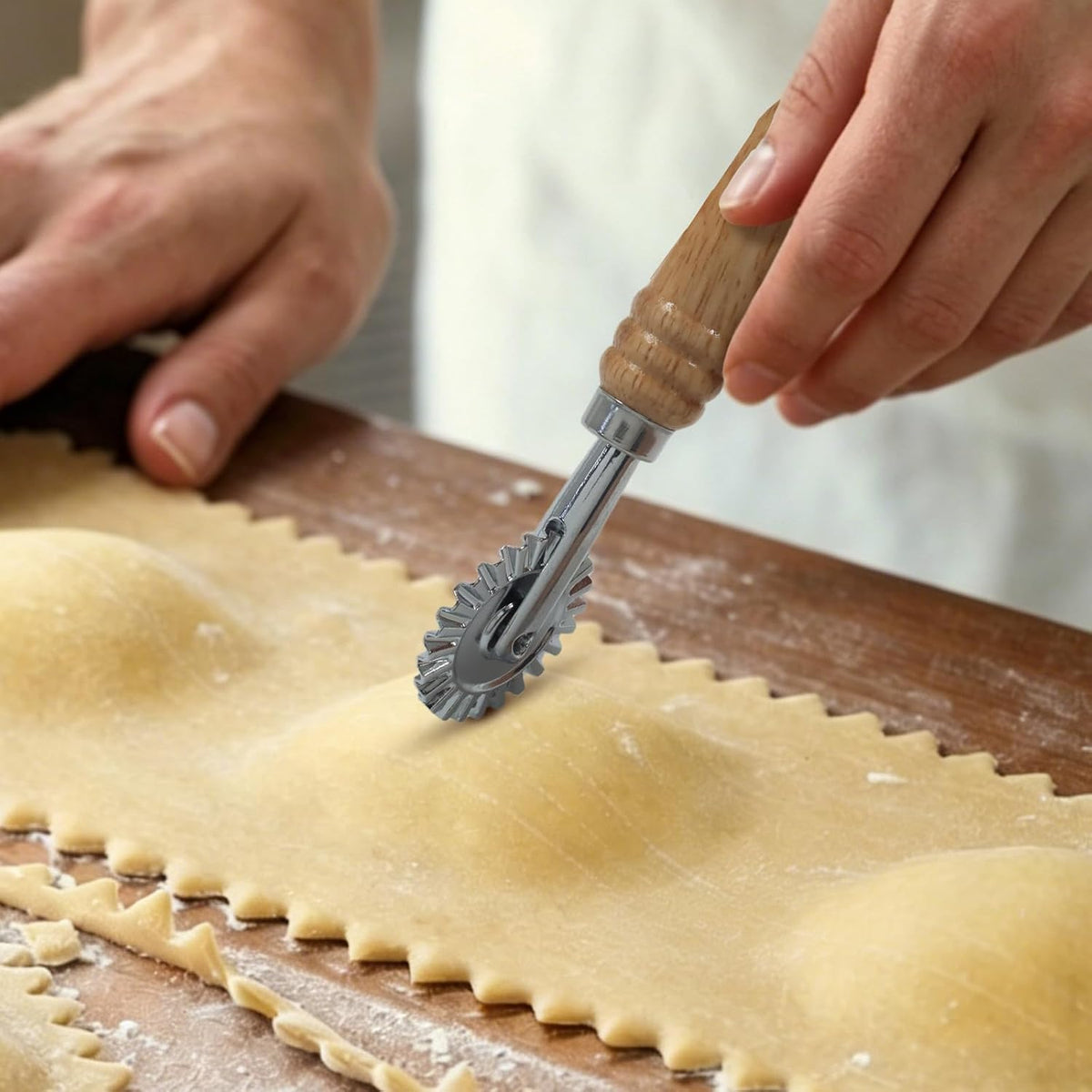 Double Wheel Dual-Head Pastry Cutter, 1Pcs