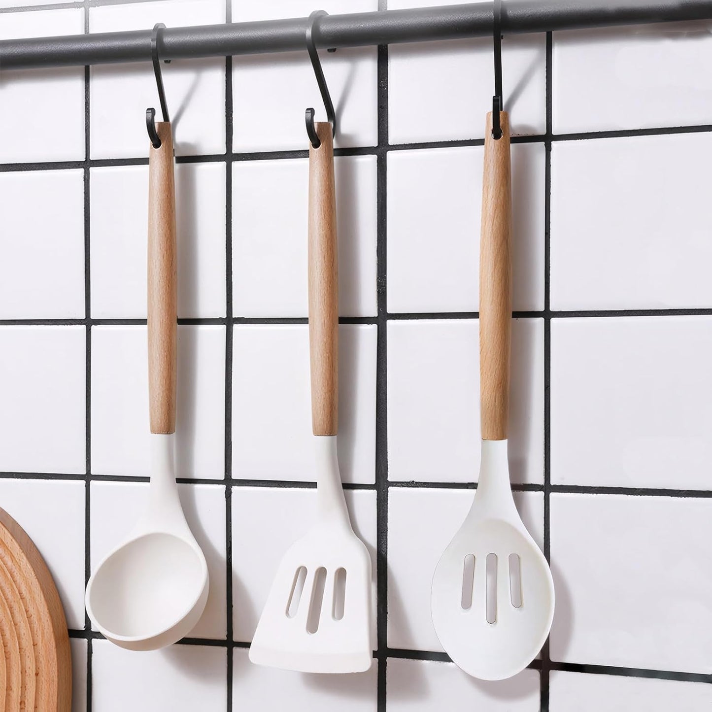 Kitchen Cooking Utensils Set, 6Pcs Silicone Kitchen Utensils Set Spatula Spoon Soup Ladle Turner, Heat Resistant Wooden Handle Silicone Cooking Gadgets for Nonstick Cookware & Baking BPA FREE