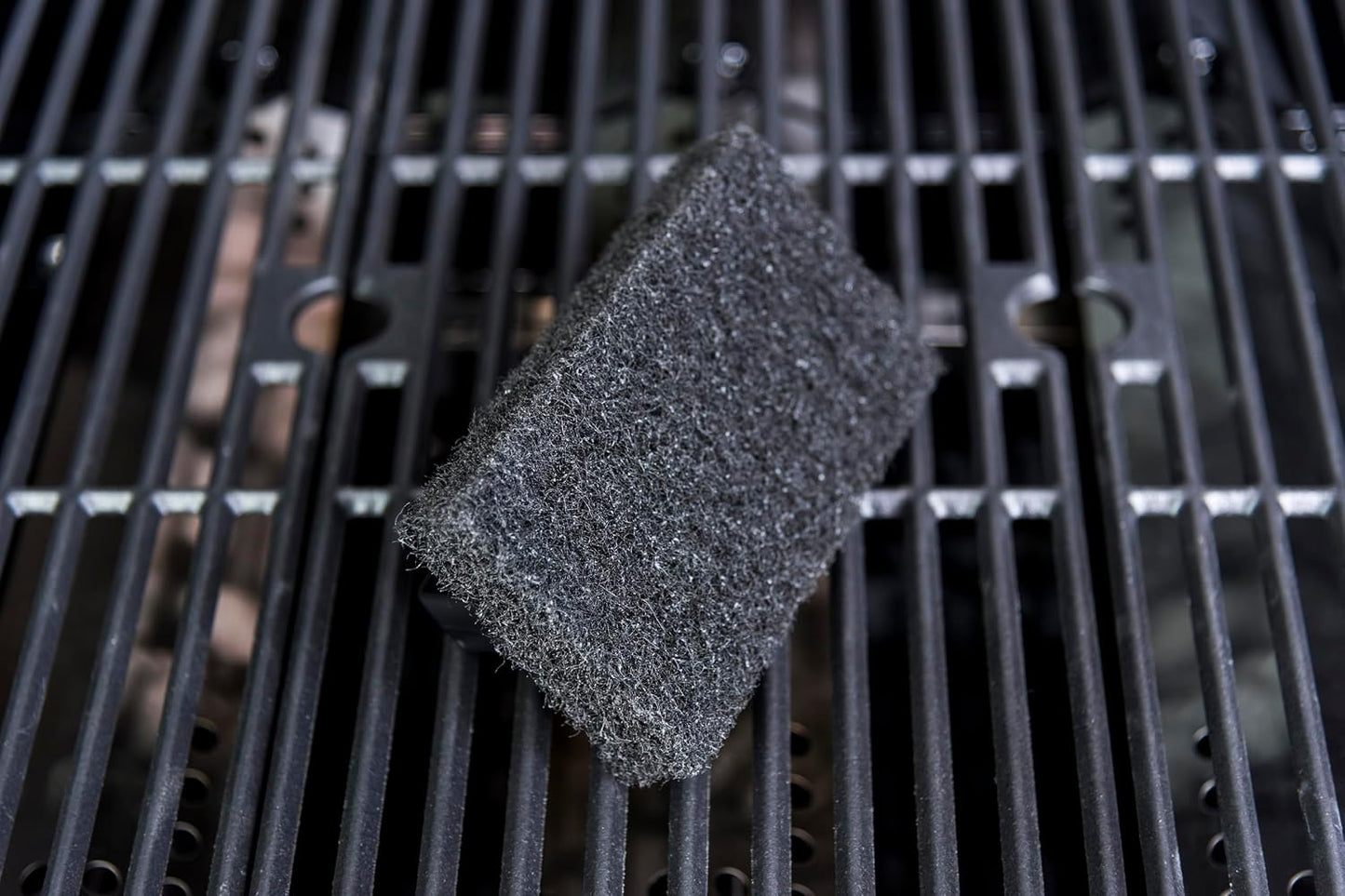 Charbroil® Safer Handheld Grill Brush - CB1250092R6