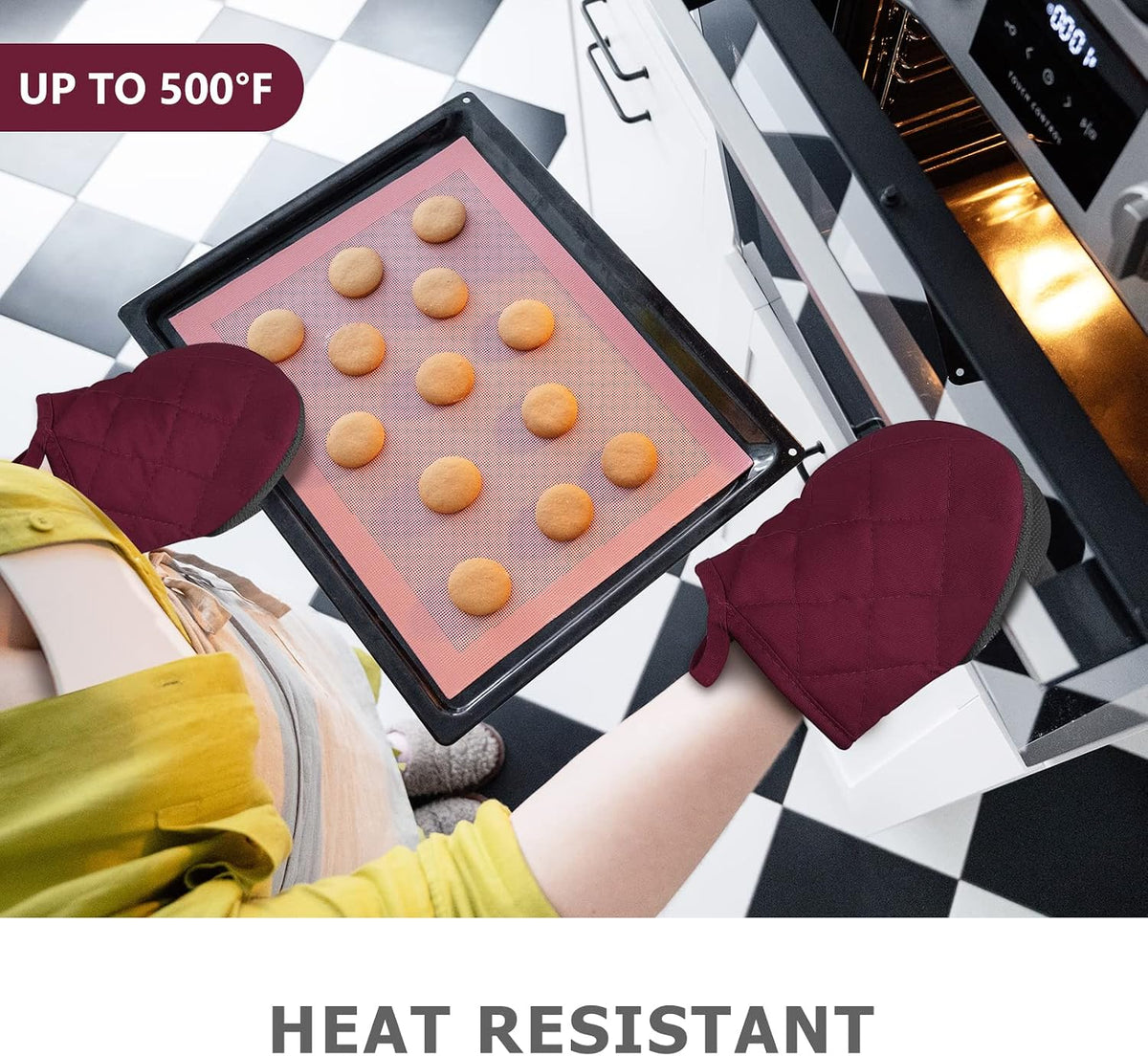 1 Pair Short Oven Mitts - Silicone Kitchen Oven Gloves High Heat Resistant 500℉, Mini Oven Mits with Non-Slip Grip Surfaces and Hanging Loop for BBQ, Baking, Cooking and Grilling (Black)