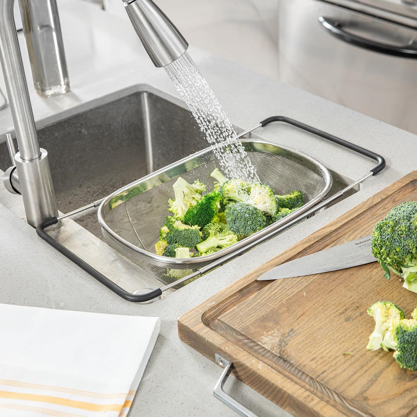 Restaurantware 6 qt Stainless Steel Over The Sink Colander