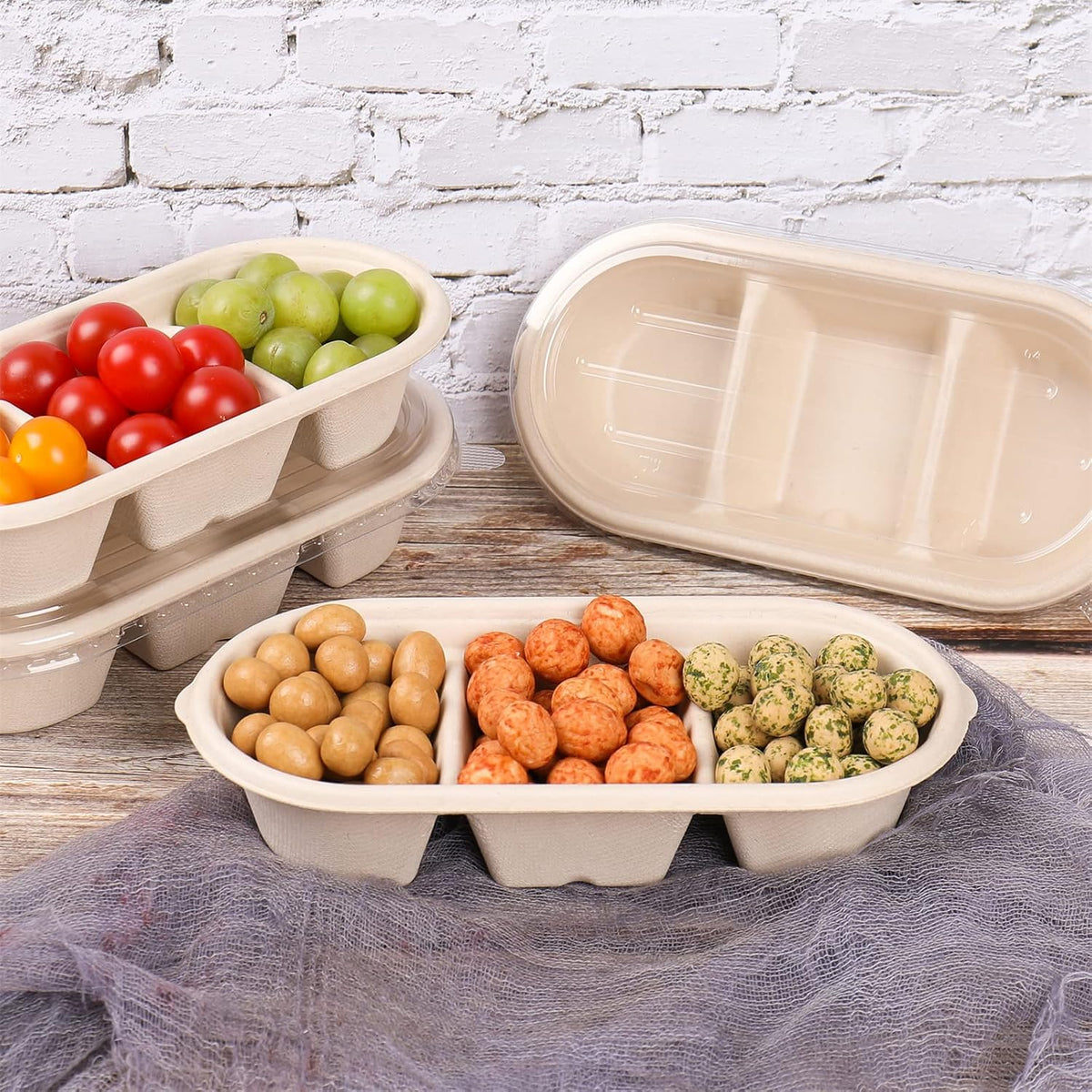 disposable bowls 18 oz 3 compartments with lids Plant Fiber 50 Pack