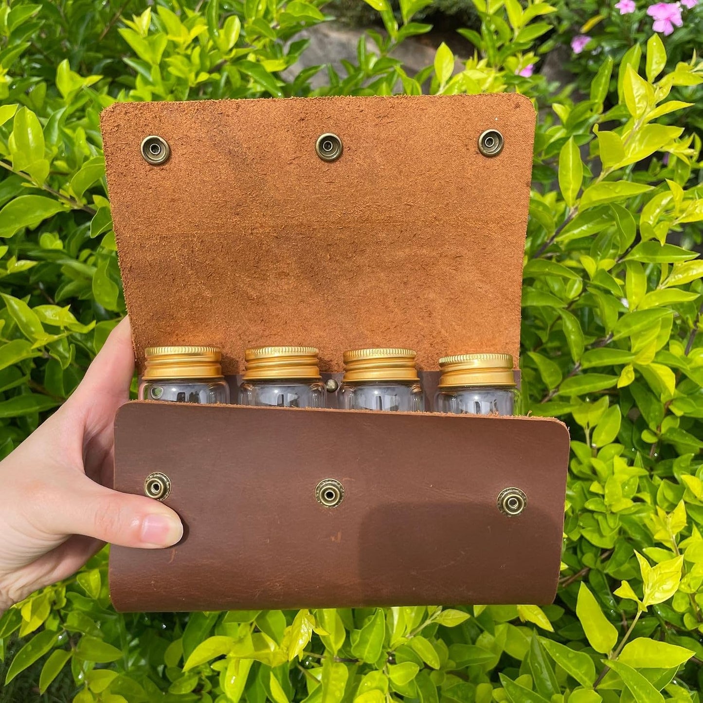 Outdoor Spice Bottle Set Portable Camping Picnic Seasoning Spices Bottle Storage Bag with 4 Cans Condiment Jar Cruet Holder