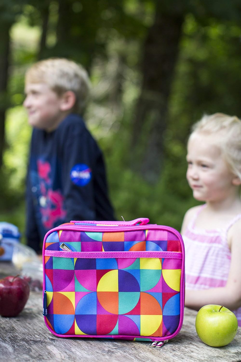 Wildkin Kids Insulated Lunch Box, Keeps Food Hot or Cold, BPA-Free with Mesh Pockets & Easy-Clean Lining – Ideal for School, Travel & Daycare – Holographic