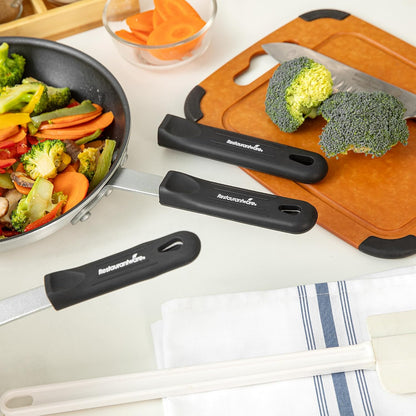 Restaurantware Silicone Pan Handle Cover Set 1-Count Heat-Resistant Removable Pan Handle Grips, Ergonomic Non-Slip Green Handle Protectors for Fry Pans and Sauce Pans