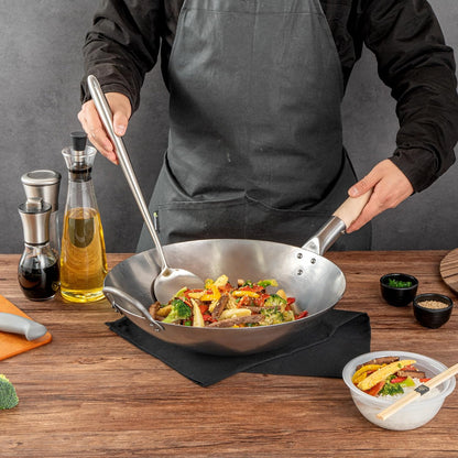 Restaurantware Stainless Steel Wok Spatula 17 Inch Long Handle Cooking Utensil, Heat-Resistant, Dishwasher-Friendly Wok Accessory, Silver Kitchen Tool for Stir-Fry