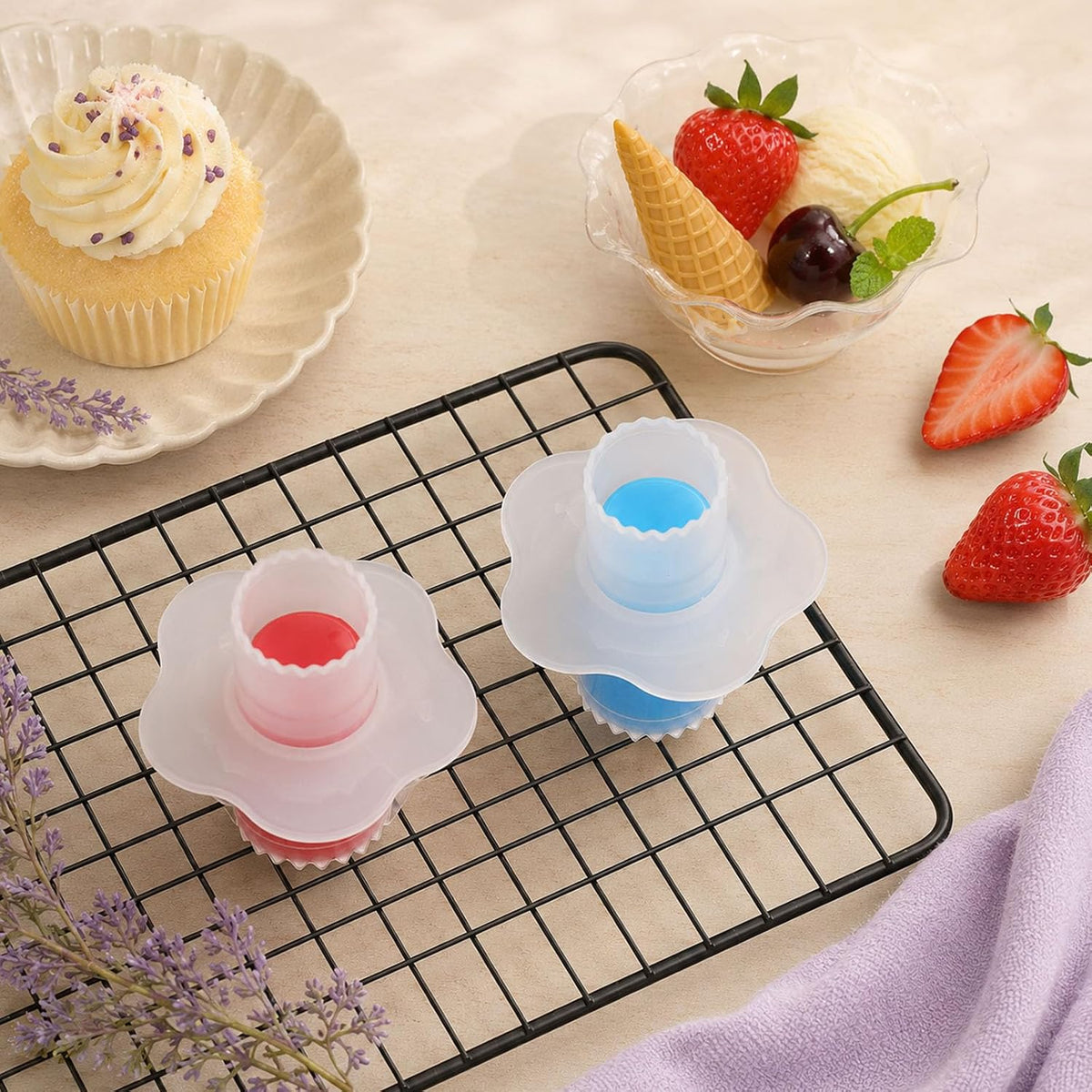 2 PCS Cupcake Corer, Plastic Cupcake Plunger Digging Holes Device Filling