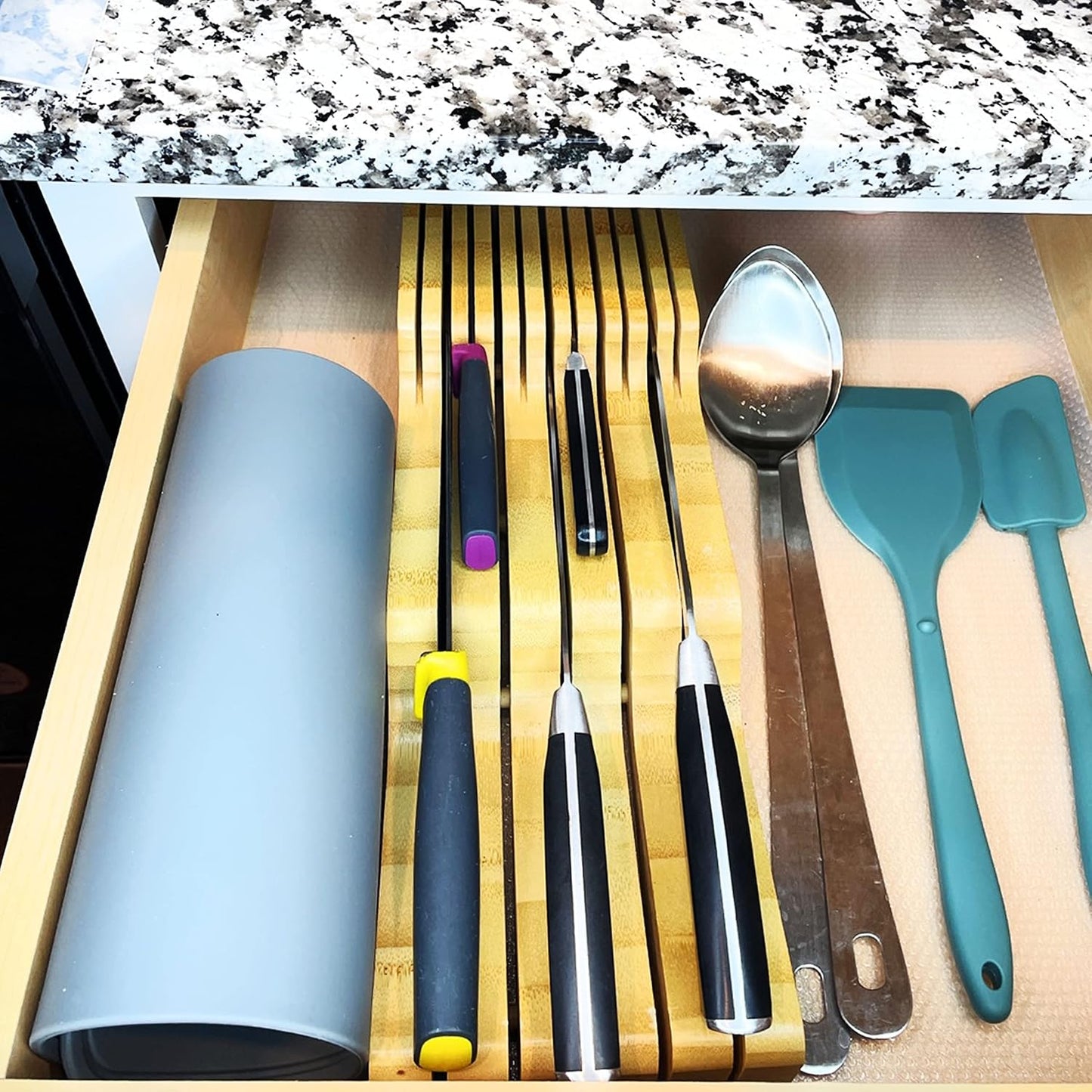 Premium Thick & Flexible Silicone Cutting Mat, BPA Free, Knife Friendly, Non-Toxic, Anti-Slip, Dishwasher Safe, Space Saving, Easy Grip Handle, Ergonomic Design, Chopping Board (Blue, Large)
