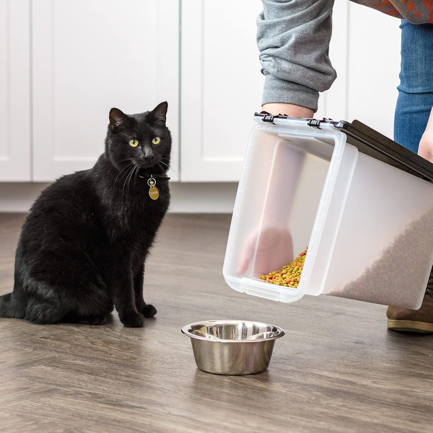 IRIS USA Airtight Dog Food Storage Container, Up to 30 lbs, Attachable Wheels, for Dog Cat Bird and other Pet Food Storage Bin, Keep Fresh, Easy Mobility, BPA Free, Black