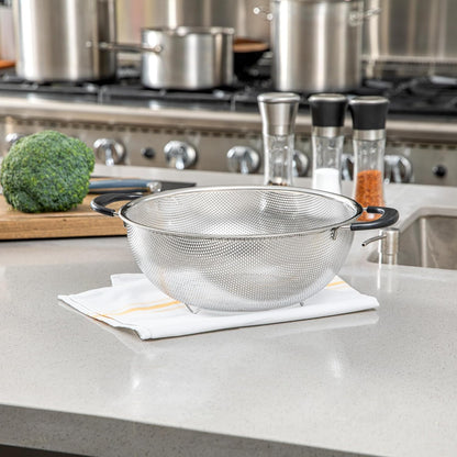 Restaurantware Colander 1 Count 5.5 qt Dishwasher-Safe Stainless Steel Coarse Mesh Colander with Over-The-Sink Expandable Handles Kitchen Strainer Basket for Pasta, Fruits, and Vegetables
