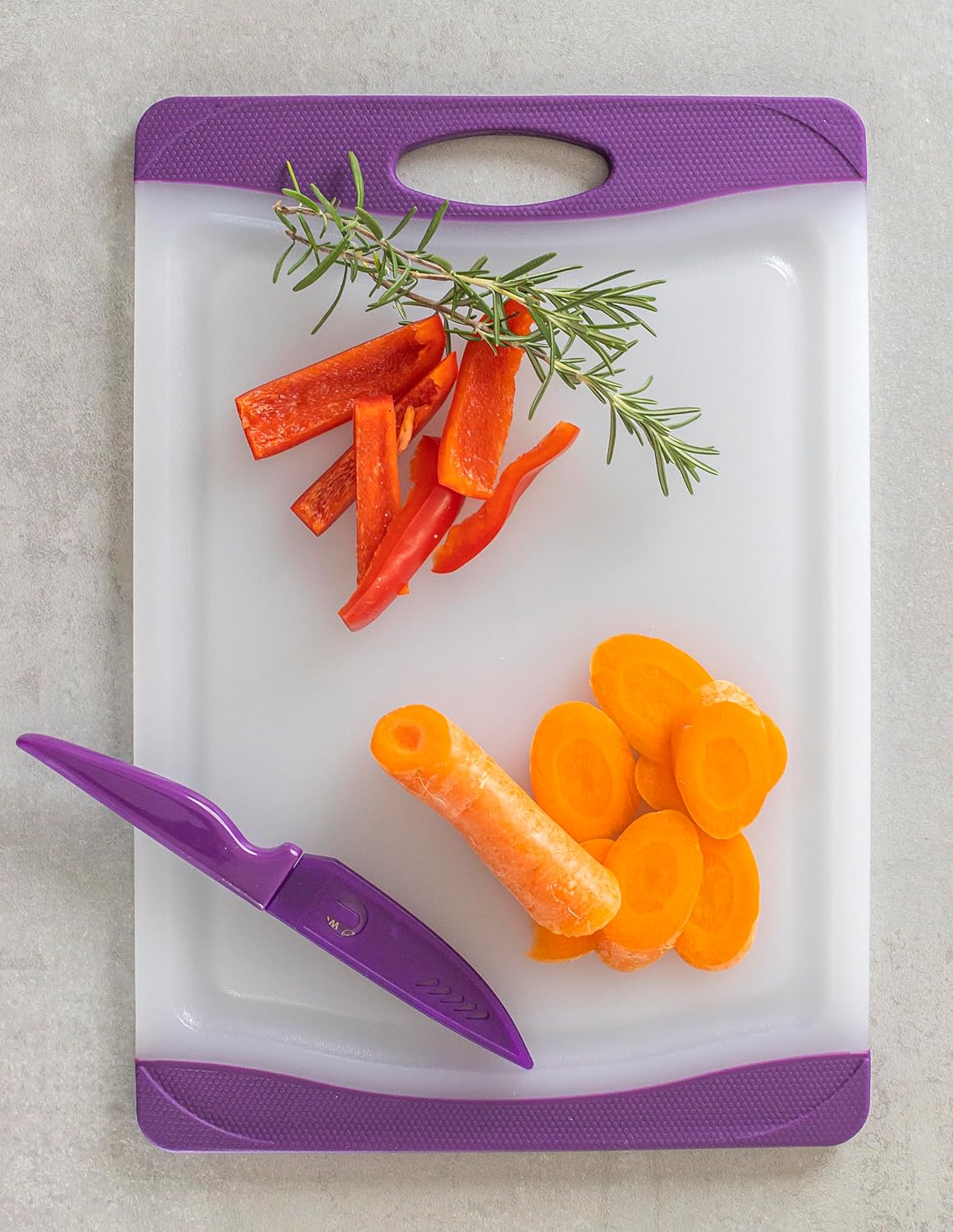 Colourworks Polyethylene Reversible Cutting Board, Non Stick Non Slip Food Chopping Mat, 36.5 x 25 cm – White/Green