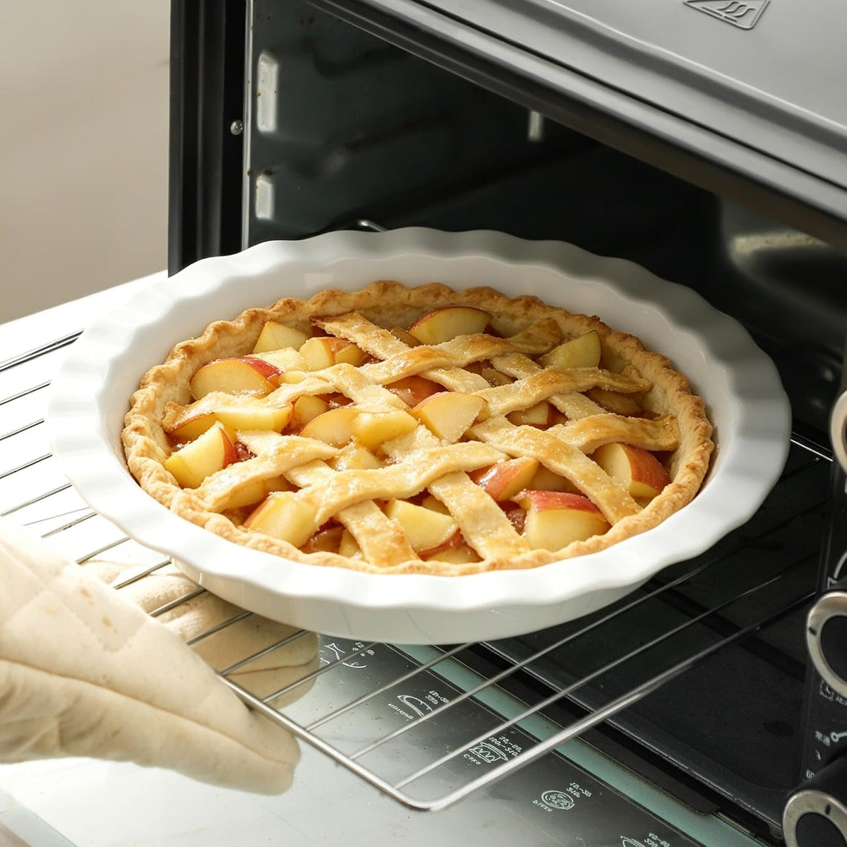 9 Inch Porcelain White Pie Pans – Set of 2, 40 oz Fluted Edge Non-Stick Baking Dishes for Apple Pies, Quiches, Pot Pies & Desserts – Pie Plates, Quiche Dish, Pie Weights Compatible