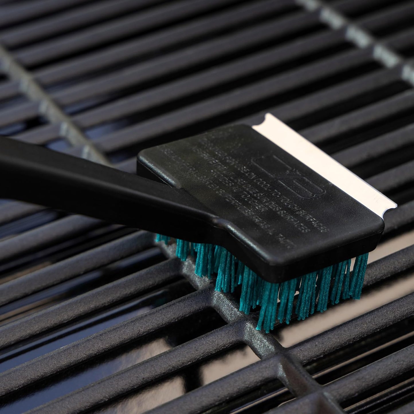 Charbroil Safer Cool-Clean Grill Brush – Grit-Infused Nylon Bristles for Cool Grates, Heavy-Duty Scraper, Built to Last 50,000+ Scrubs