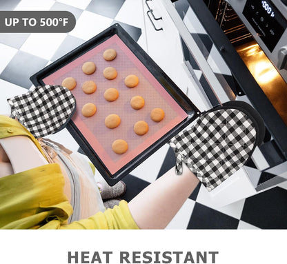 1 Pair Short Oven Mitts - Silicone Kitchen Oven Gloves High Heat Resistant 500℉, Mini Oven Mits with Non-Slip Grip Surfaces and Hanging Loop for BBQ, Baking, Cooking and Grilling (Black)