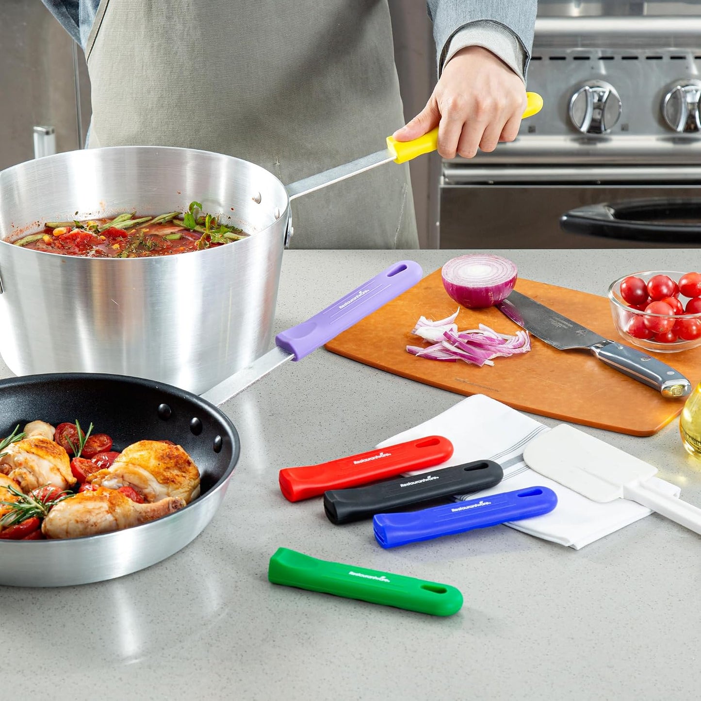 Restaurantware Silicone Pan Handle Cover Set 1-Count Heat-Resistant Removable Pan Handle Grips, Ergonomic Non-Slip Green Handle Protectors for Fry Pans and Sauce Pans