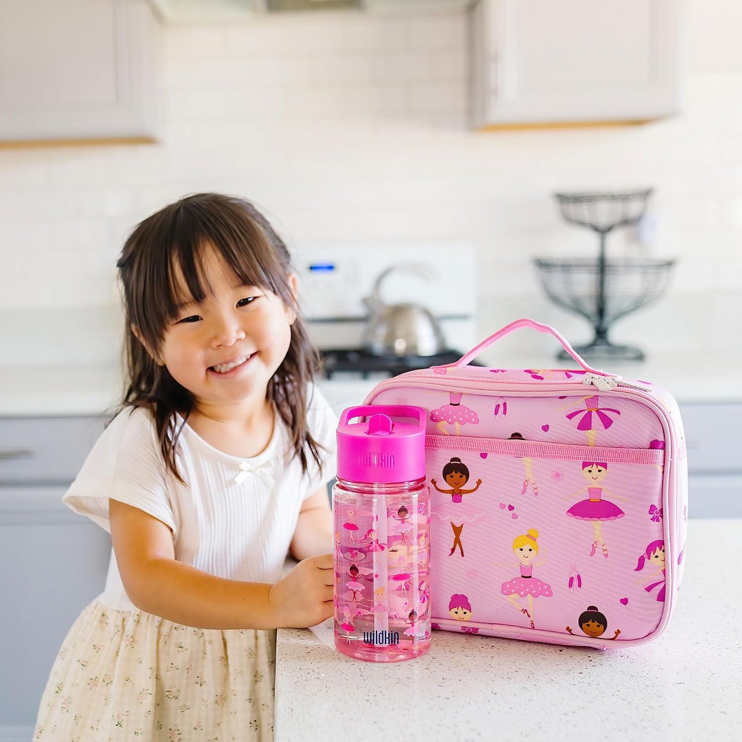 Wildkin Kids Insulated Lunch Box, Keeps Food Hot or Cold, BPA-Free with Mesh Pockets & Easy-Clean Lining – Ideal for School, Travel & Daycare – Holographic