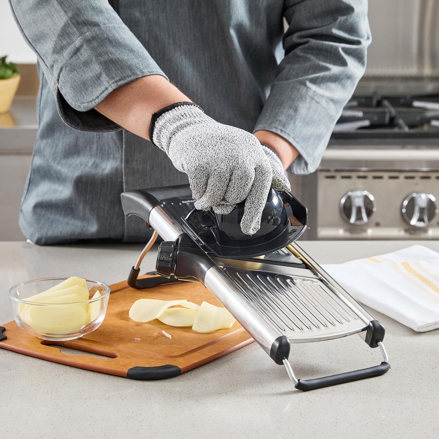 Restaurantware Stainless Steel Adjustable Mandoline Slicer - German Standard Vegetable Slicer with Blade Guard, Includes Cut-Resistant Gloves - Food Slicer for Potato, Onions, Cucumbers, Tomato