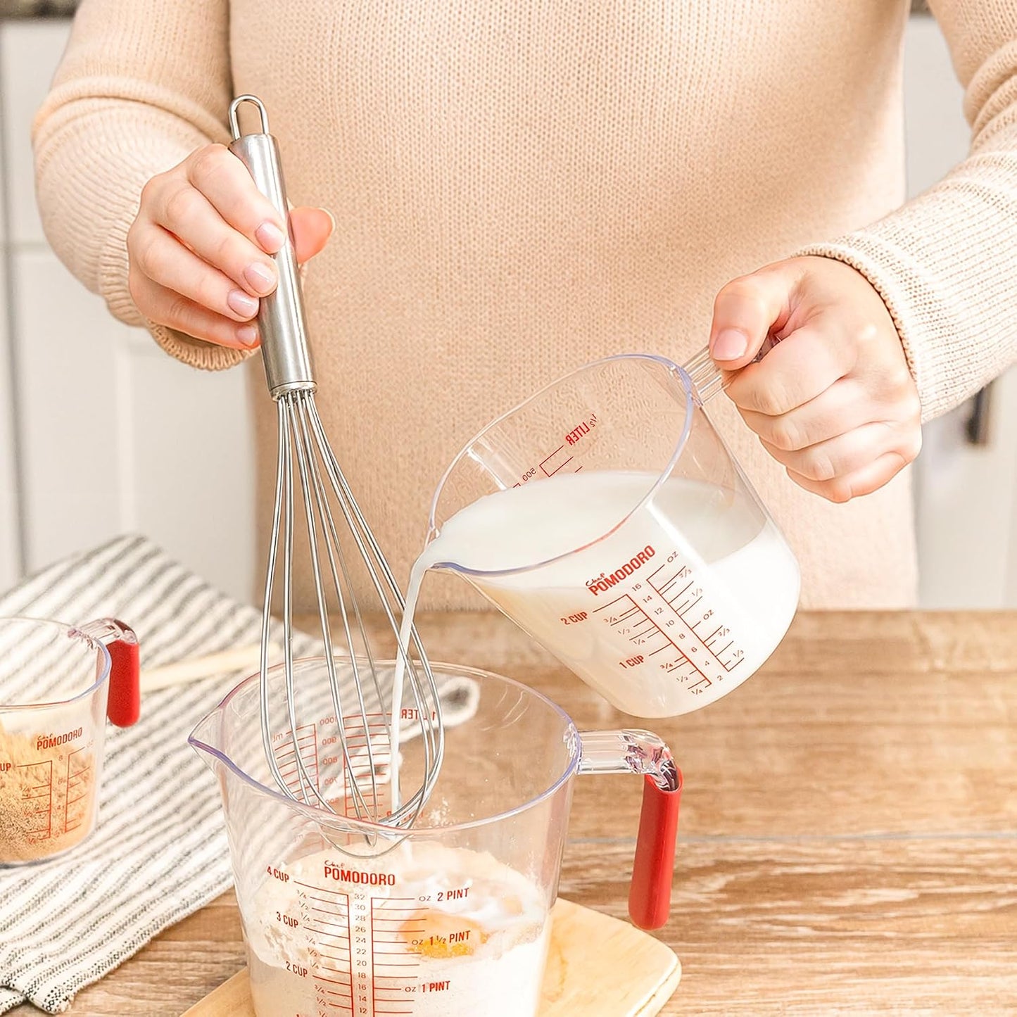 Chef Pomodoro 3-Piece Liquid Meausuring Cups Set - Ml and Oz Measuring Cup