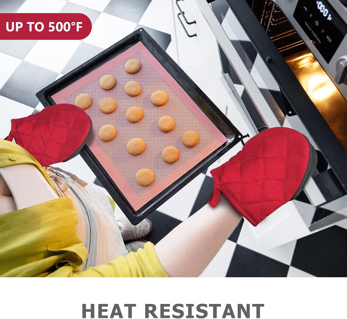 1 Pair Short Oven Mitts - Silicone Kitchen Oven Gloves High Heat Resistant 500℉, Mini Oven Mits with Non-Slip Grip Surfaces and Hanging Loop for BBQ, Baking, Cooking and Grilling (Black)