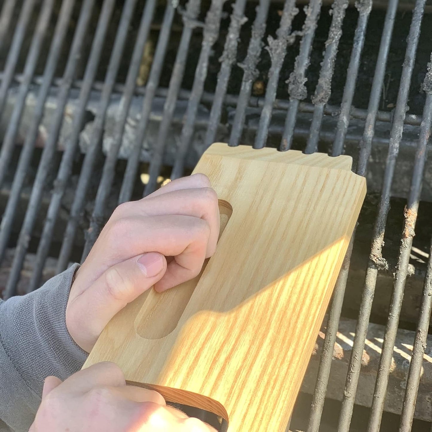 Outset Grill Cleaning, Universal Grill Grate Scraper, Stainless Steel with Storage Bag
