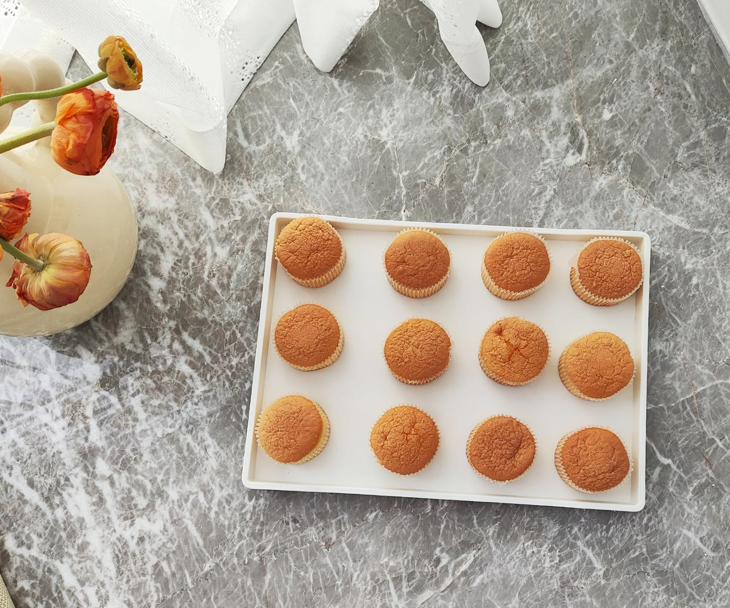 White Serving Tray (13.5 x 9.6 inch) for Serving Accessory, Elegant & Stackable Plastic Tray for Spa, Coffee, Drinks, Tea, Bar, Party, Seasoning, Perfume and Display Use.