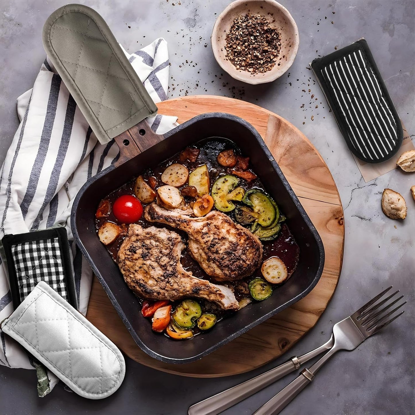 4PCS Cast Iron Skillet Handle Covers, Pot Holders for Kitchen, Cast Iron Handle Cover, Reusable Heat Protection Non Slip Skillet Holder Sleeves Mitt for Frying Pan Kitchen Supplies