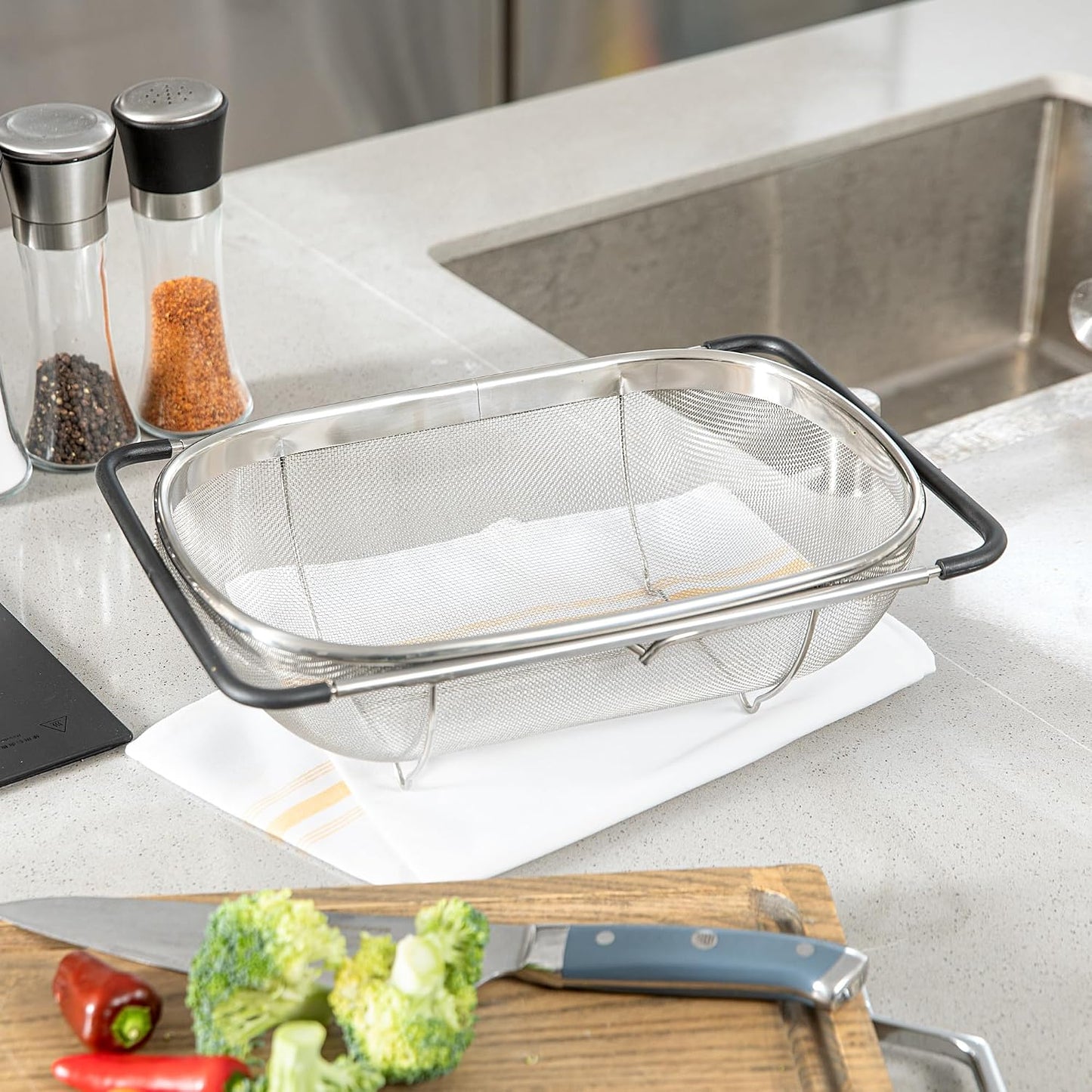 Restaurantware 6 qt Stainless Steel Over The Sink Colander