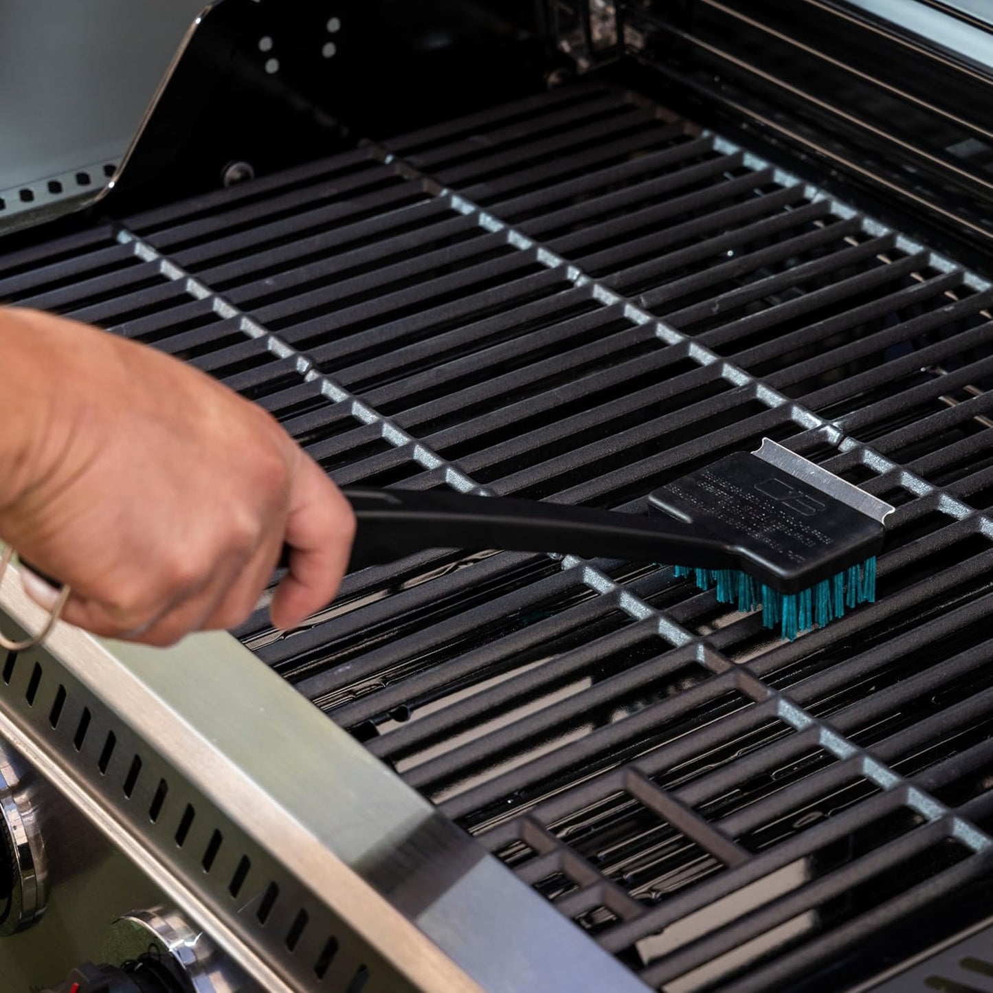 Charbroil Safer Cool-Clean Grill Brush – Grit-Infused Nylon Bristles for Cool Grates, Heavy-Duty Scraper, Built to Last 50,000+ Scrubs