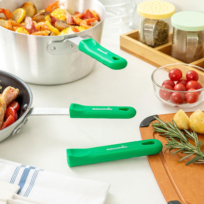 Restaurantware Silicone Pan Handle Cover Set 1-Count Heat-Resistant Removable Pan Handle Grips, Ergonomic Non-Slip Green Handle Protectors for Fry Pans and Sauce Pans
