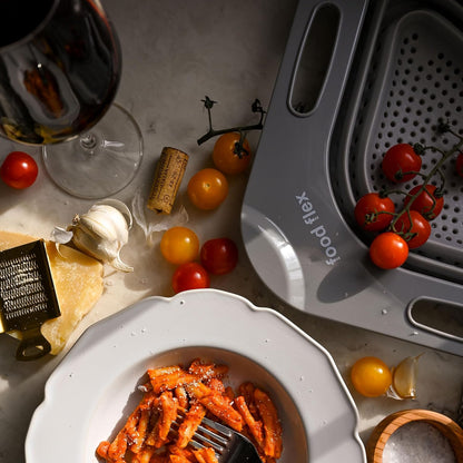 Collapsible Corner Colander – Space-Saving Over Sink Strainer, 3.5 Qt, Grey