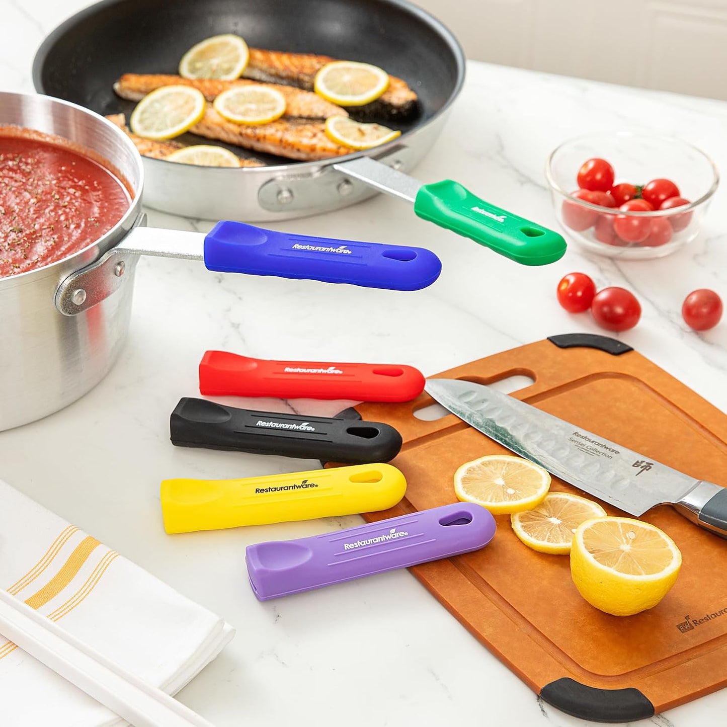 Restaurantware Silicone Pan Handle Cover Set 1-Count Heat-Resistant Removable Pan Handle Grips, Ergonomic Non-Slip Green Handle Protectors for Fry Pans and Sauce Pans