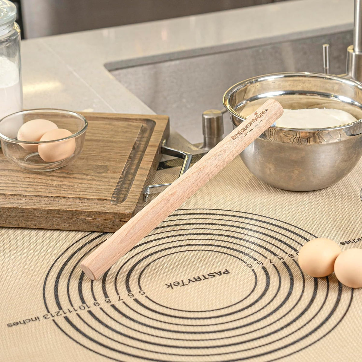 Restaurantware 12 in Wood Beech Asian Dowel Rolling Pin