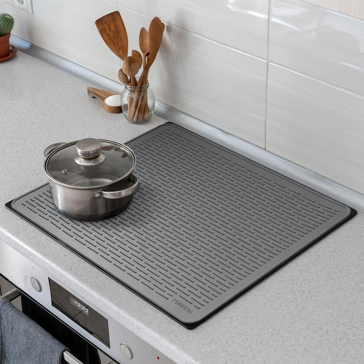 YUHFERA Stove Top Cover for Electric Stove - Silicone Stove Mat for Glass Top, Glass Cooktop Protector For Kitchen,Multi-functional Oven Covers for Electric Stove (Black,28 x 20)