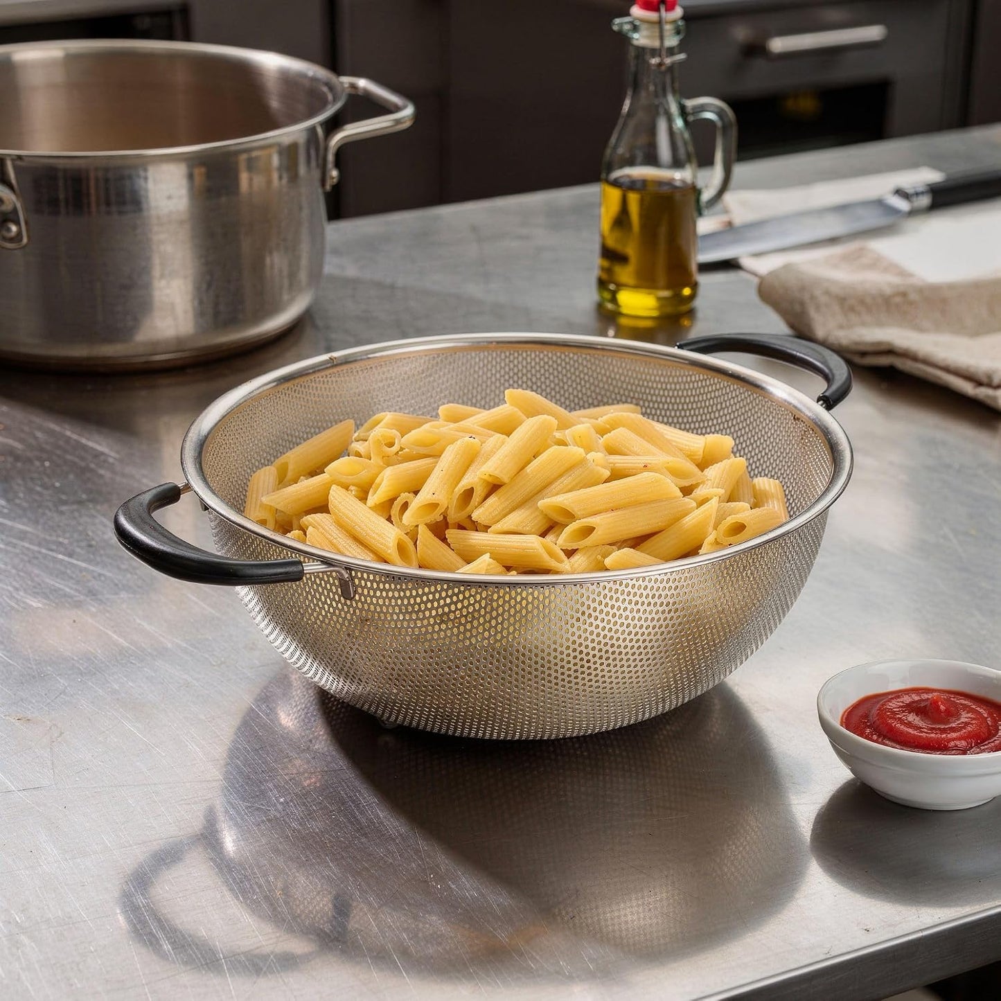 Restaurantware 6 qt Stainless Steel Over The Sink Colander