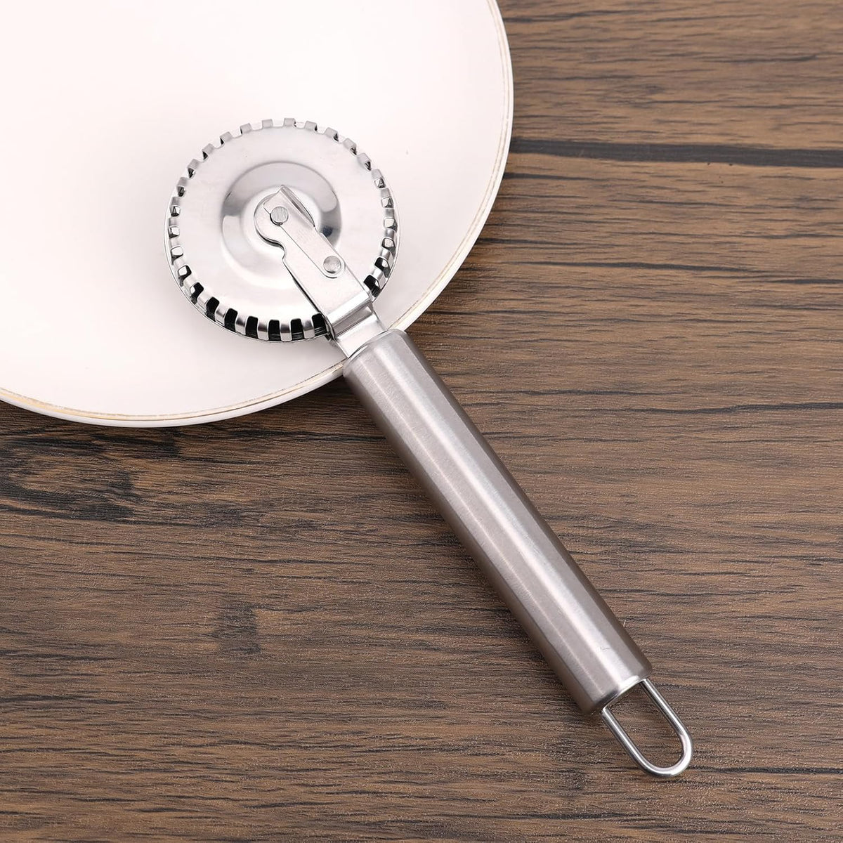 Stainless Steel Pastry Cutter Wheel, Fluted Pasta Dough Crimper Ravioli Cutter Maker Tool for Pizza, Noodles, Cookies Pie Crust Versatile Pastry Wheel for Kitchen Baking & Cooking