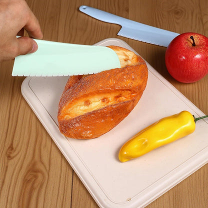 4 Pack Lettuce Knife 11/8.5 inch Nylon Knifes Plastic Lettuce Knife to Prevent Browning Dishwasher Safe Kitchen Utensils for Vegetables Fruits Bread Cake and Salad (S/L Blue and Green)